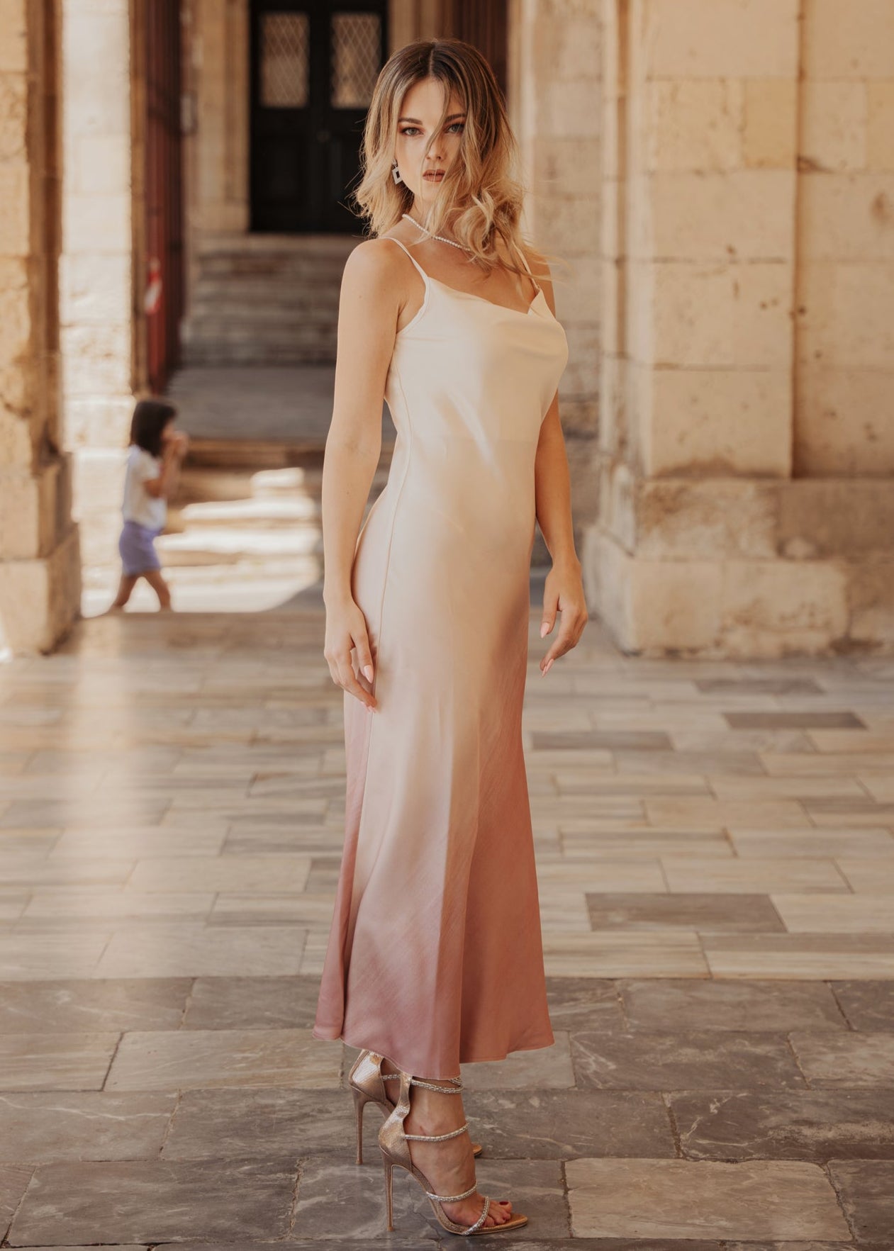 Σατέν φόρεμα σε στυλ LINGERIE GRADIENT MOCCA