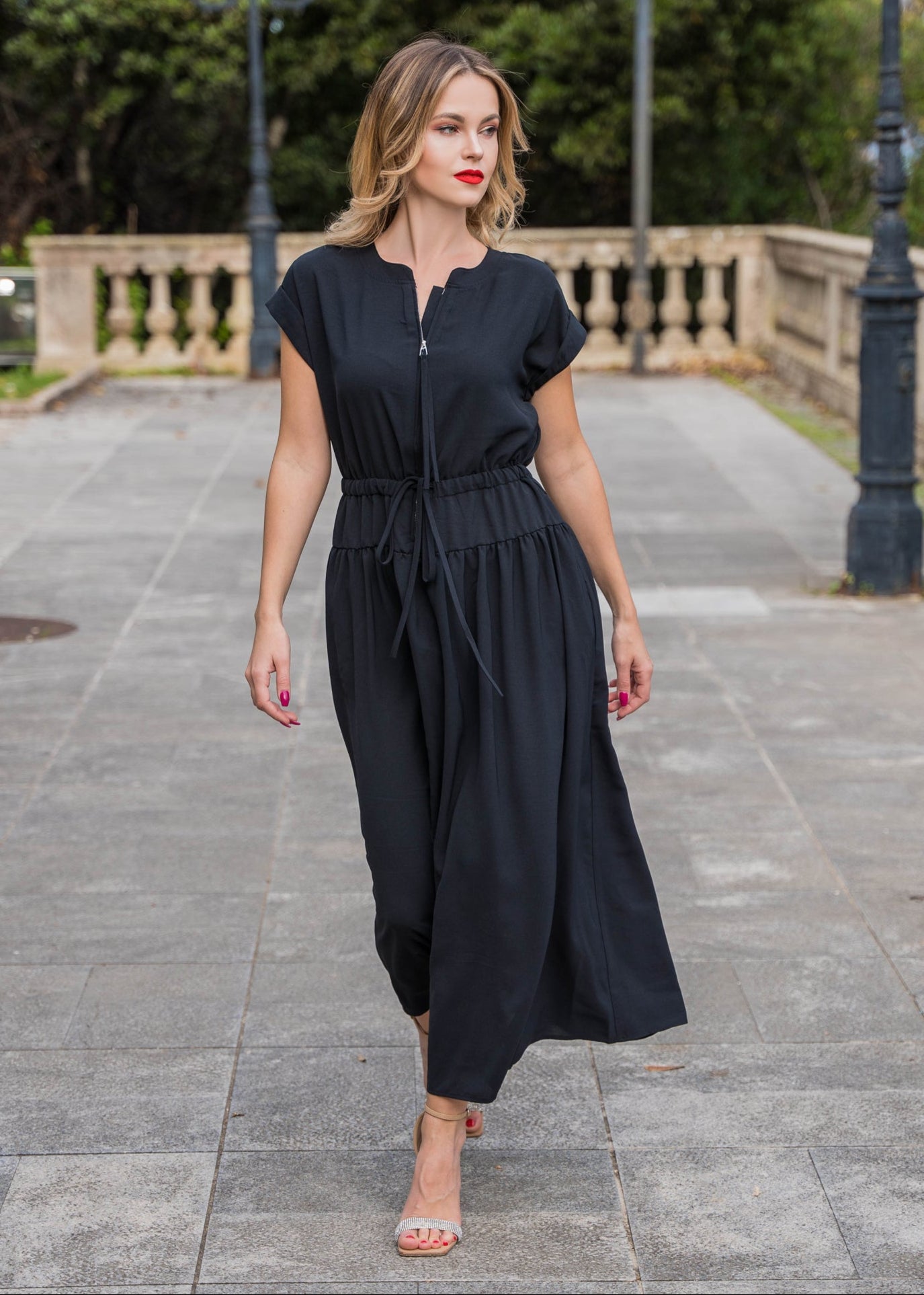 Φόρεμα Mίντι MODEST BLACK