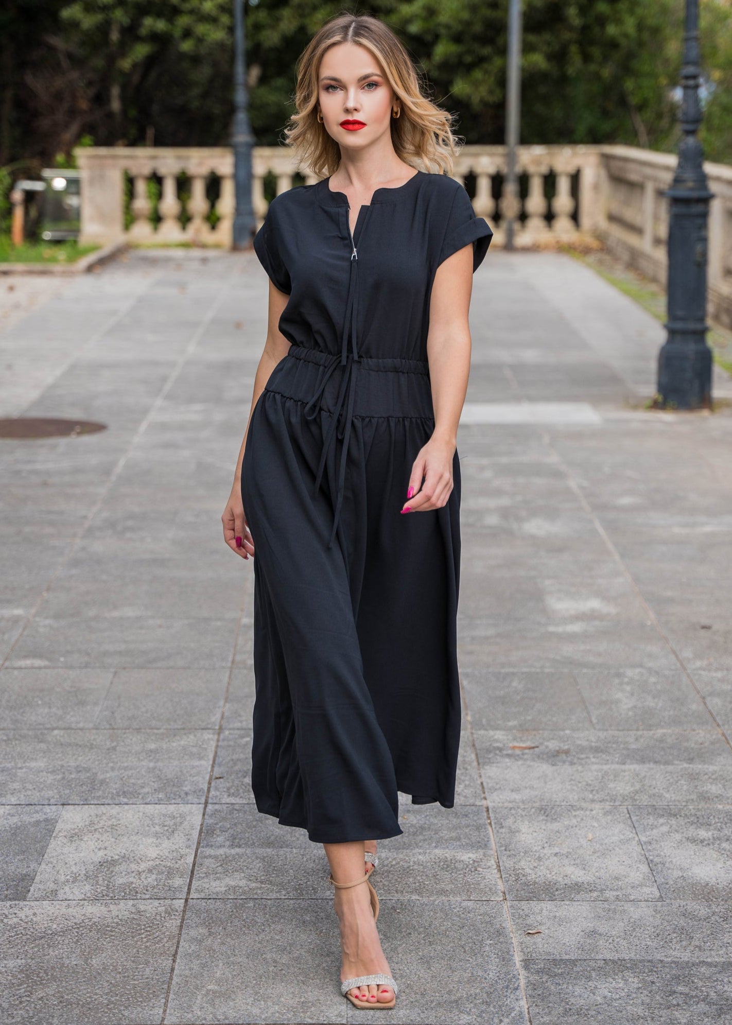 Φόρεμα Mίντι MODEST BLACK