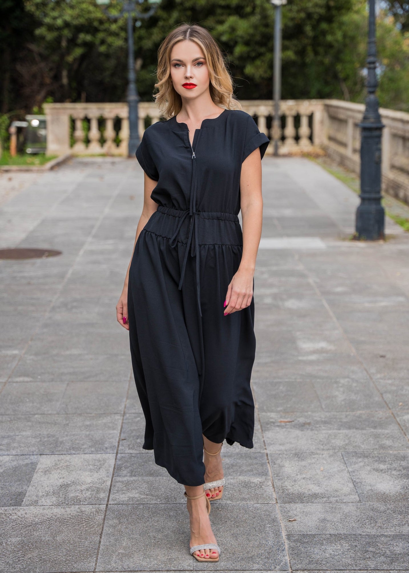 Φόρεμα Mίντι MODEST BLACK