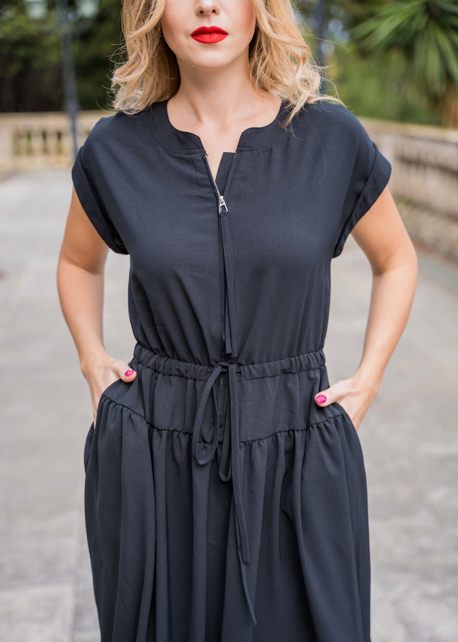 Φόρεμα Mίντι MODEST BLACK