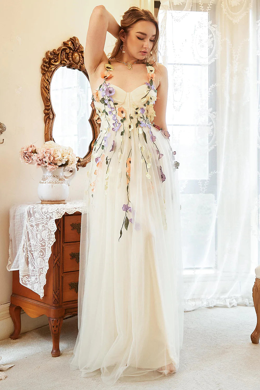 Διακοσμημένο φόρεμα με λουλούδια ΜΠΕΖ