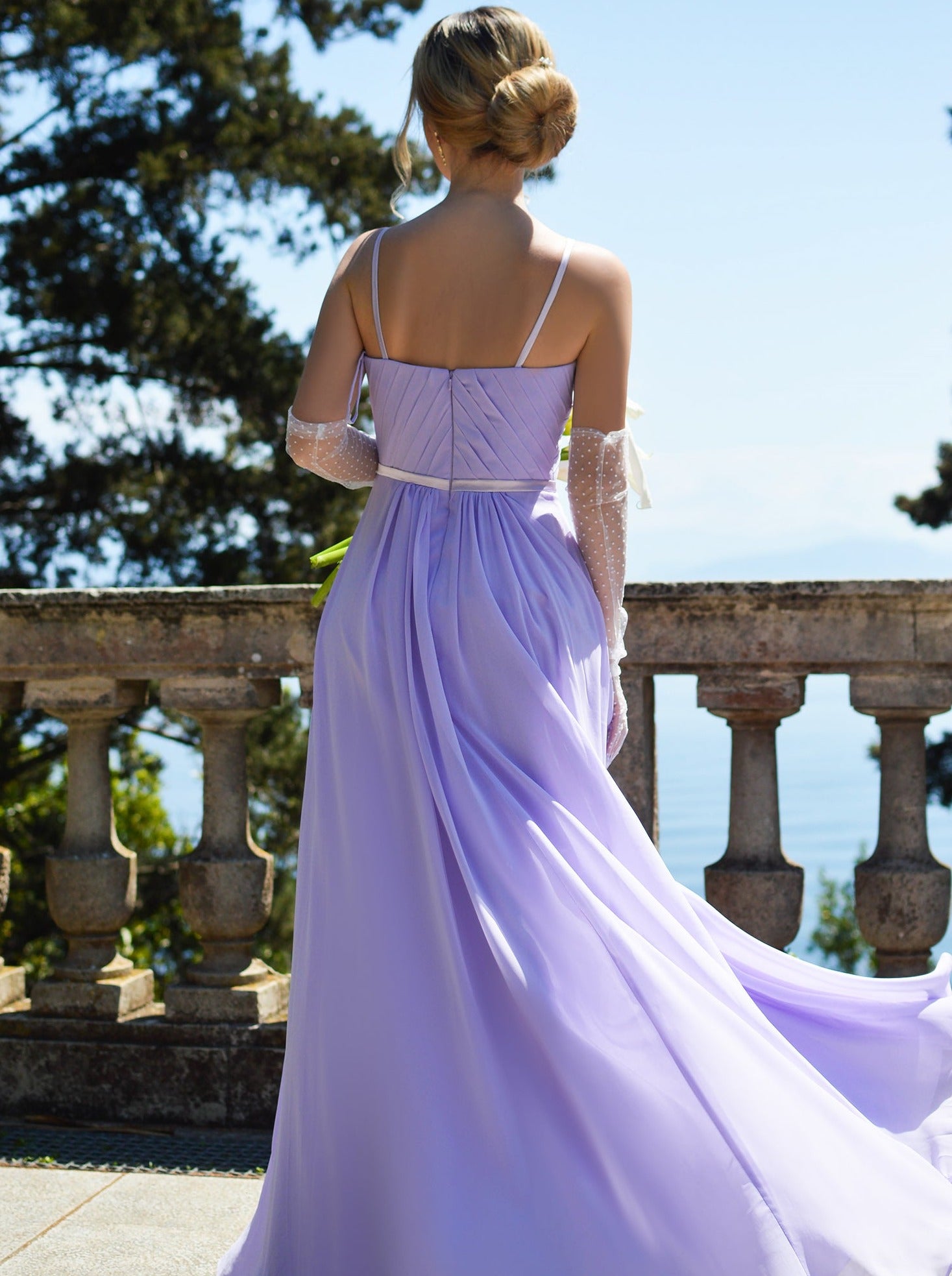 Φόρεμα με ντεκολτέ σε σχήμα V ΛΙΛΑ